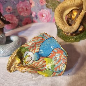 DECOUPAGE MERMAID ON A OYSTER SHELL